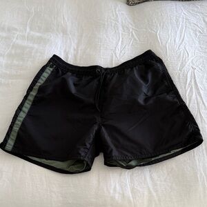 Birdwell Men's Black and Green Shorts